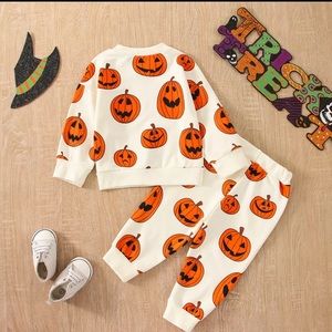 Pumpkin sweatsuit